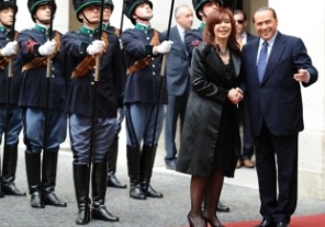 Cristina se reunió con el premier Silvo Berlusconi Cristina se reunió con el premier Silvo Berlusconi