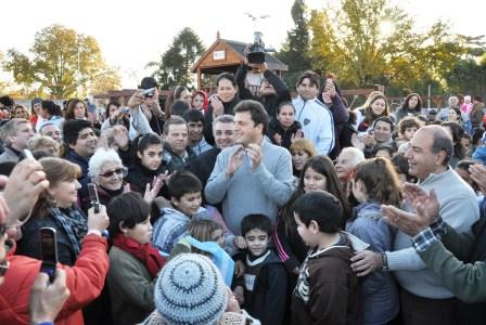 Massa inauguró la Plaza Deportiva Juan Domingo Perón en el Barrio Basualdo Massa inauguró la Plaza Deportiva Juan Domingo Perón en el Barrio Basualdo