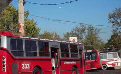 Frenan el desalojo de la línea 333 La Primera de San Isidro Frenan el desalojo de la línea 333 La Primera de San Isidro