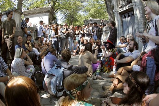 Jim Morrison a 40 años después de su muerte, Fans lo conmemoran Jim Morrison a 40 años después de su muerte, Fans lo conmemoran