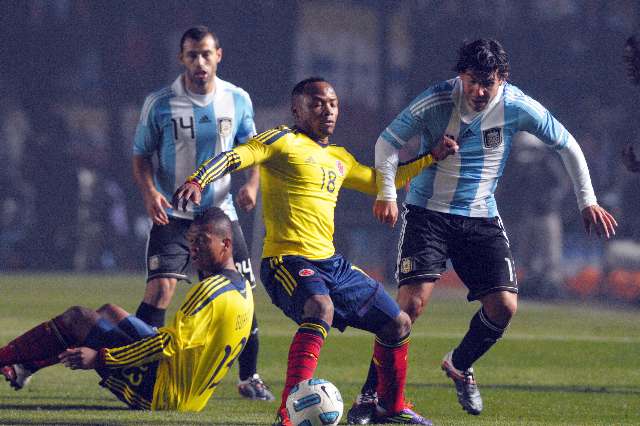 Argentina complicó su clasificación porque empató sin goles ante Colombia Argentina complicó su clasificación porque empató sin goles ante Colombia