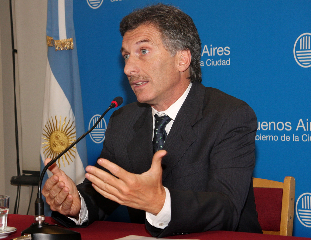 Vispera electoral: Macri celebro el 9 de julio y jugo al futbol Vispera electoral: Macri celebro el 9 de julio y jugo al futbol