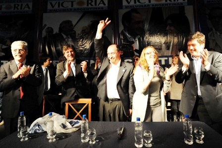 Malvinas Argentinas: Luis Vivona lanzó su candidatura junto a Alicia Kirchner, De Vido, Boudou y Mariotto Malvinas Argentinas: Luis Vivona lanzó su candidatura junto a Alicia Kirchner, De Vido, Boudou y Mariotto