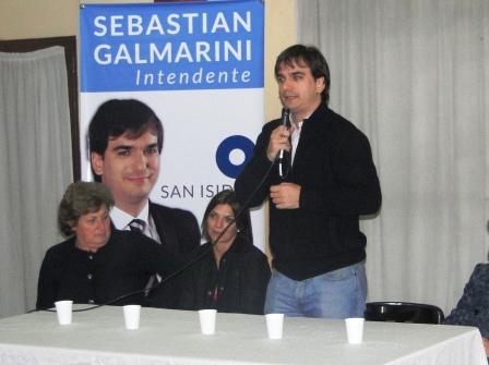 Sebastián Galmarini se reunió con vecinos de Beccar Sebastián Galmarini se reunió con vecinos de Beccar