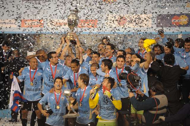 Uruguay mostró hasta el final solidez como equipo y volvió a conquistar la Copa America Uruguay mostró hasta el final solidez como equipo y volvió a conquistar la Copa America