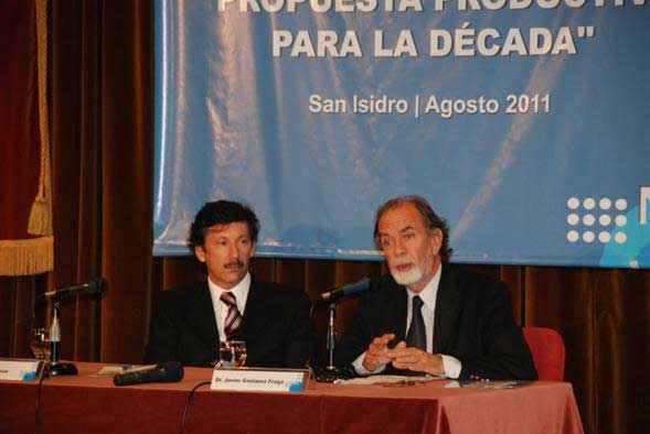 El presidente honorario del IGP e intendente de San Isidro, Dr. Gustavo Posse, se encargó de presentar Gonzalez Fraga El presidente honorario del IGP e intendente de San Isidro, Dr. Gustavo Posse, se encargó de presentar Gonzalez Fraga
