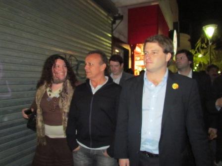 El Precandidato a intendente por el Pro de San Fernando Alex Cambell recorrió junto a Miguel del Sel la calle Constitución El Precandidato a intendente por el Pro de San Fernando Alex Cambell recorrió junto a Miguel del Sel la calle Constitución