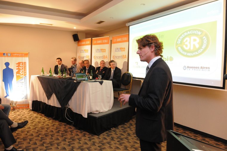 El Director del Grupo Banco Provincia, Nicolás Scioli, presentó en la ciudad de Bahía Blanca el Concurso IncentiBA El Director del Grupo Banco Provincia, Nicolás Scioli, presentó en la ciudad de Bahía Blanca el Concurso IncentiBA