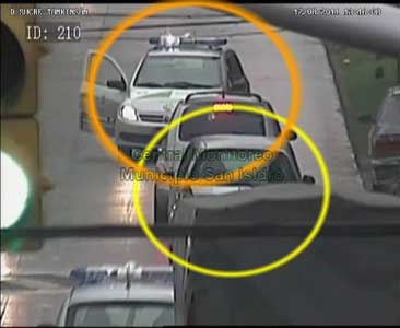 Tras una persecución recuperan un auto robado en San Isidro Tras una persecución recuperan un auto robado en San Isidro