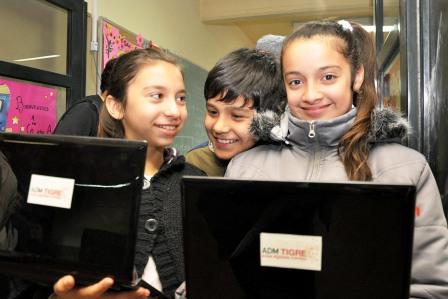 Aula digital móvil en Tigre Aula digital móvil en Tigre