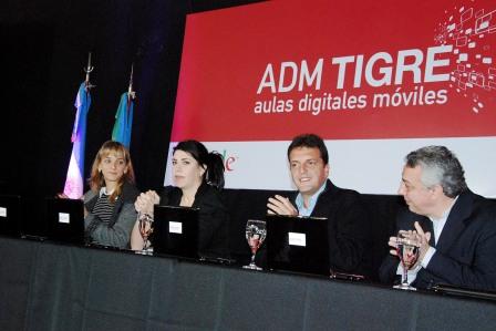 Tigre presentó el Programa Aulas Digitales Móviles
Tigre presentó el Programa Aulas Digitales Móviles
