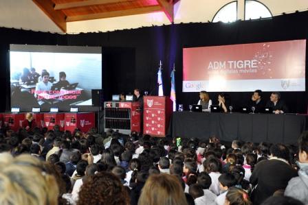 Tigre presentó el Programa Aulas Digitales Móviles
Tigre presentó el Programa Aulas Digitales Móviles