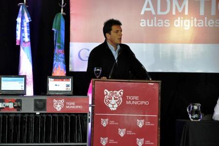Tigre presentó el Programa Aulas Digitales Móviles
Tigre presentó el Programa Aulas Digitales Móviles