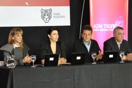 Tigre presentó el Programa Aulas Digitales Móviles
Tigre presentó el Programa Aulas Digitales Móviles