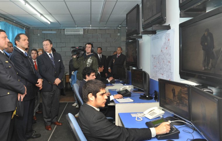 Scioli visitó el Centro de Monitoreo de San Fernando