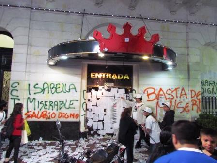 Ruidosa protesta en las puertas del bingo de San Fernando para reclamar aumento salarial