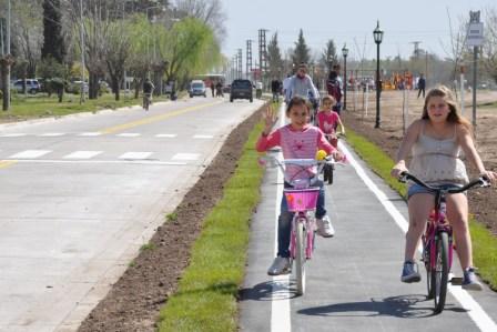 El Talar festejó con recital de Palito Ortega la concreción de nuevas obras El Talar festejó con recital de Palito Ortega la concreción de nuevas obras