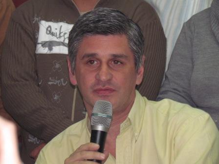 El dirigente Sanfernandino, Gastón Esquivel apuntó contra la actual administración encabezada por Osvaldo Amieiro El dirigente Sanfernandino, Gastón Esquivel apuntó contra la actual administración encabezada por Osvaldo Amieiro