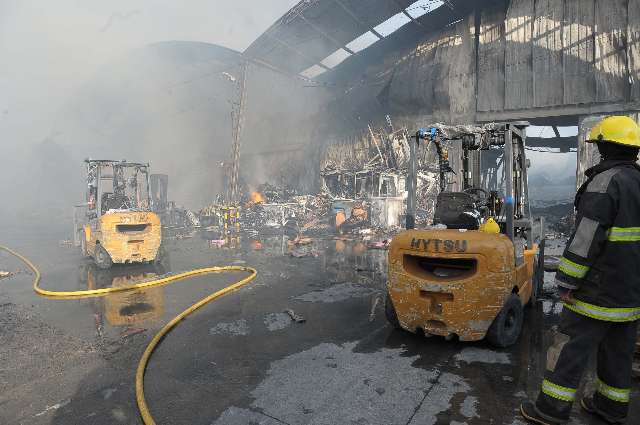 Un incendio destruyó un depósito de telefonía celular en El Talar Un incendio destruyó un depósito de telefonía celular en El Talar