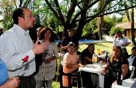 Vivona recibió la Primavera con abuelos y en los barrios Vivona recibió la Primavera con abuelos y en los barrios