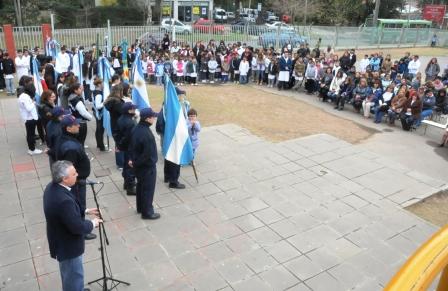 La EP Nº 56 ubicada de la ciudad de Benavidez celebró la imposición de nombre junto a funcionarios municipales, docentes, padres, alumnos y vecinos de la zona. La EP Nº 56 ubicada de la ciudad de Benavidez celebró la imposición de nombre junto a funcionarios municipales, docentes, padres, alumnos y vecinos de la zona.