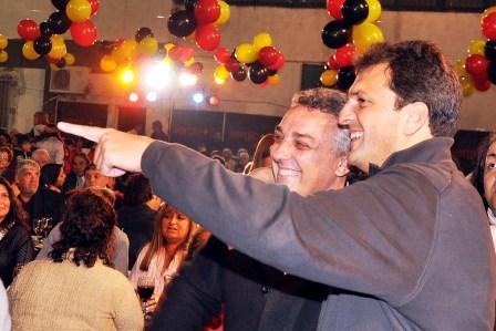 Massa compartió con los vecinos de Benavídez su programa 2012-2015