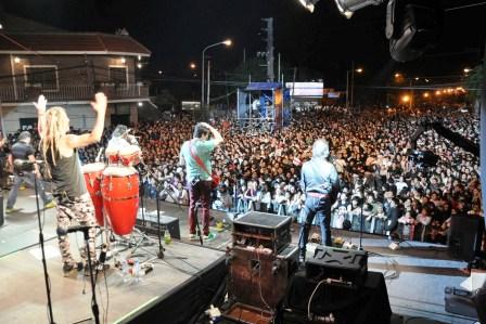 Los Auténticos Decadentes desbordaron Pacheco Los Auténticos Decadentes desbordaron Pacheco