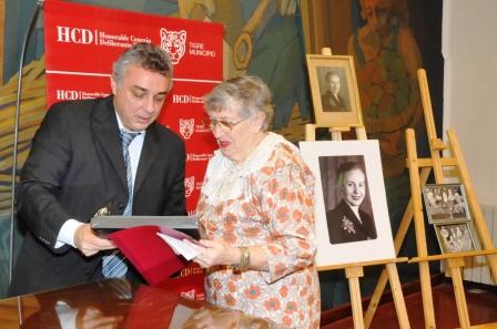 Enriqueta Duarte, primera mujer latinoamericana en cruzar a nado el Canal de la Mancha Enriqueta Duarte, primera mujer latinoamericana en cruzar a nado el Canal de la Mancha