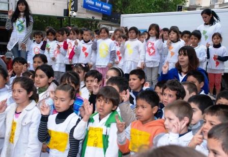 120 escuelas de San Fernando participaron de la muestra anual en la Plaza Mitre 120 escuelas de San Fernando participaron de la muestra anual en la Plaza Mitre