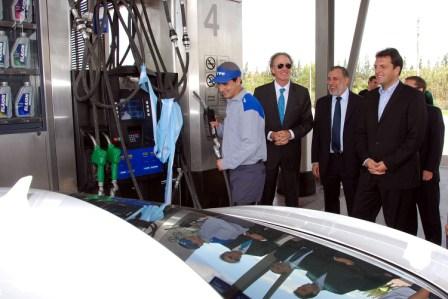 Abrió en Tigre la estación de servicio YPF más moderna de Latinoamérica Abrió en Tigre la estación de servicio YPF más moderna de Latinoamérica