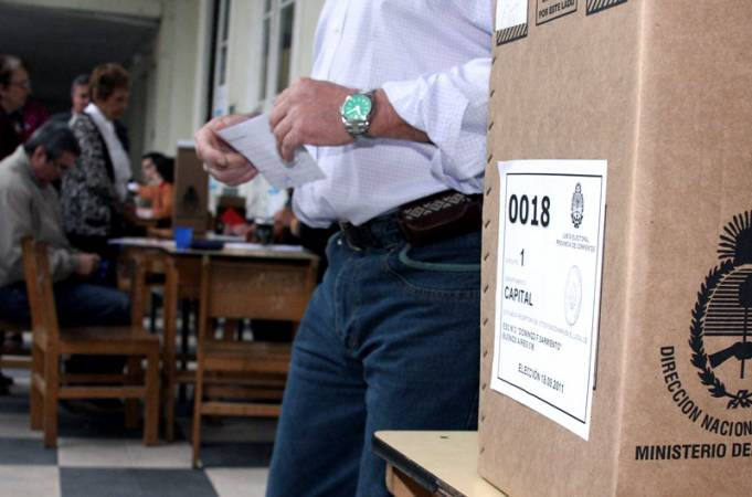 Unos 28 millones de argentinos comienzan a votar en las elecciones presidenciales. Unos 28 millones de argentinos comienzan a votar en las elecciones presidenciales.