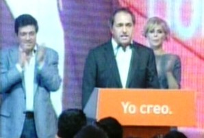 El gobernador bonaerense Daniel Scioli agradeció esta noche el gran respaldo contundente al gran proyecto nacional El gobernador bonaerense Daniel Scioli agradeció esta noche el gran respaldo contundente al gran proyecto nacional
