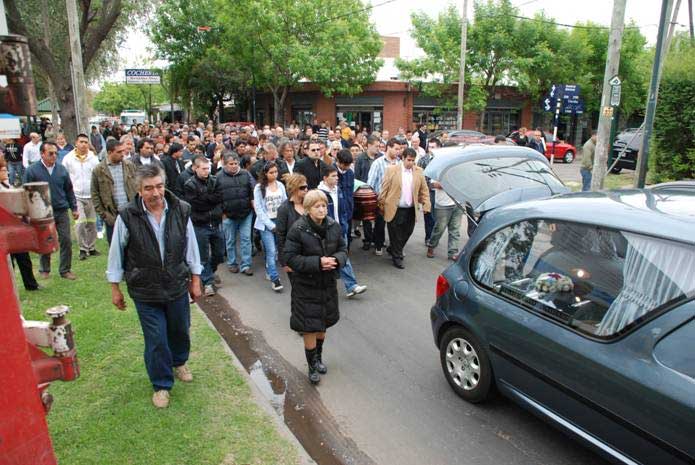 Emotiva despedida a Manuel Velázquez Emotiva despedida a Manuel Velázquez