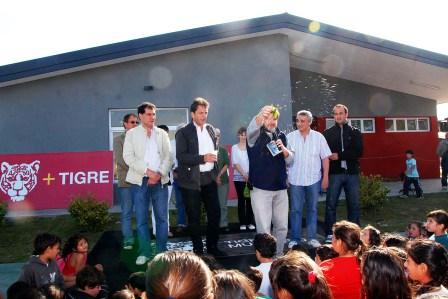 Massa inauguró un nuevo polideportivo en Benavídez Massa inauguró un nuevo polideportivo en Benavídez