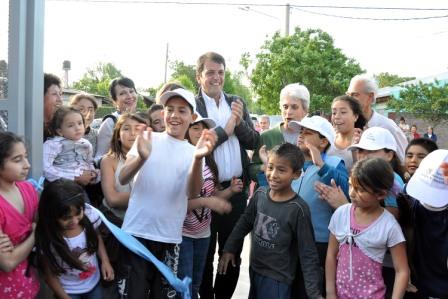 Massa inauguró un nuevo polideportivo en Benavídez Massa inauguró un nuevo polideportivo en Benavídez