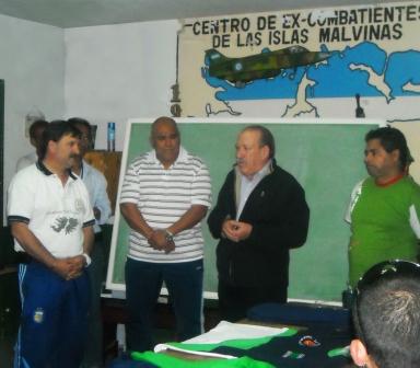 Amieiro junto a veteranos de guerra que competirán en los juegos de San Juan Amieiro junto a veteranos de guerra que competirán en los juegos de San Juan