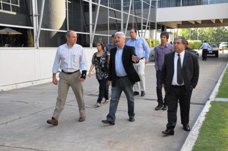 Luis Andreotti visitó la compañía Molinos y dialogó con sus gerentes Luis Andreotti visitó la compañía Molinos y dialogó con sus gerentes