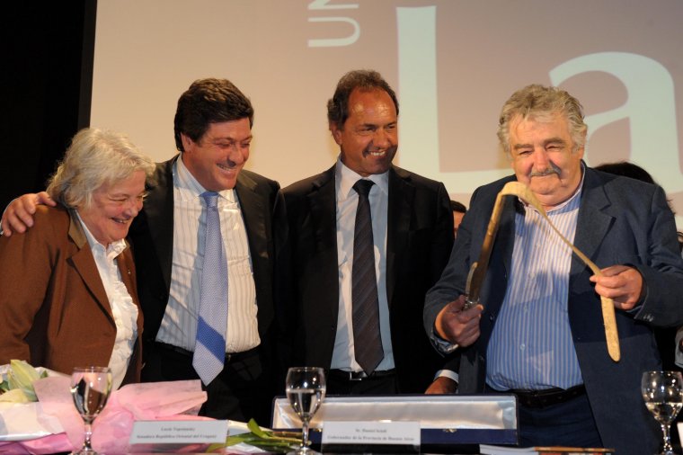 Scioli destacó el compromiso integrador de presidente uruguayo José Mujica Scioli destacó el compromiso integrador de presidente uruguayo José Mujica