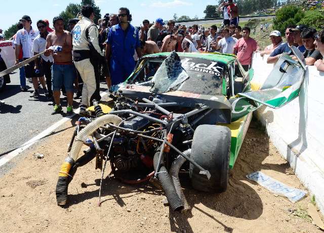 Guido Falaschi murió tras un múltiple choque en la carrera del TC en Balcarce Guido Falaschi murió tras un múltiple choque en la carrera del TC en Balcarce