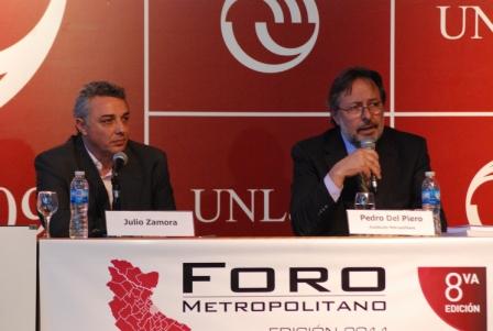 El Dr. Julio Zamora, presidente del Honorable Concejo Deliberante de Tigre, disertó en la mesa de cierre El Dr. Julio Zamora, presidente del Honorable Concejo Deliberante de Tigre, disertó en la mesa de cierre