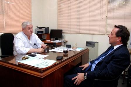 El futuro Secretario de Salud Gustavo Santero se reunió con al actual Secretario Martín Lisarrague El futuro Secretario de Salud Gustavo Santero se reunió con al actual Secretario Martín Lisarrague