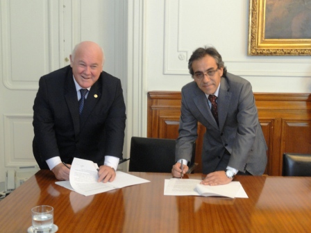 El Intendente de Escobar, Sandro Guzmán; el Rector de la Universidad de Buenos Aires, Rubén Hallú El Intendente de Escobar, Sandro Guzmán; el Rector de la Universidad de Buenos Aires, Rubén Hallú