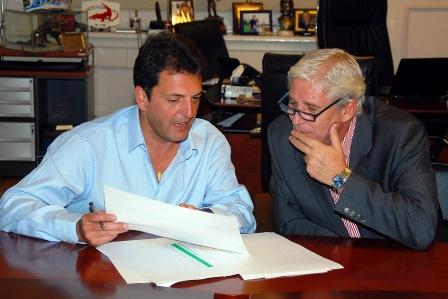 Tigre firmó un convenio con Movistar para instalar antenas de telefonía móvil Tigre firmó un convenio con Movistar para instalar antenas de telefonía móvil