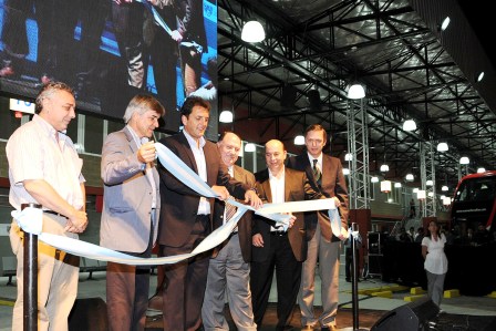 Massa inauguró la nueva terminal de ómnibus El Talar