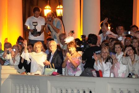 Mirtha Legrand en el multitudinario festejo por el Día de la Virgen en Tigre
