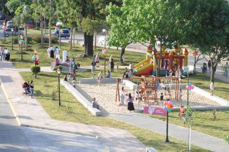 Renuevan plazoletas de la Avenida Rocha en Tigre Renuevan plazoletas de la Avenida Rocha en Tigre