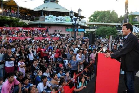 Massa agasajó a los trabajadores de Tigre en el Parque de la Costa Massa agasajó a los trabajadores de Tigre en el Parque de la Costa