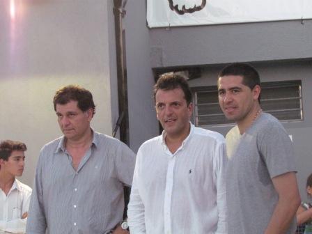 Massa y Riquelme inauguraron un nuevo polideportivo en Don Torcuato Massa y Riquelme inauguraron un nuevo polideportivo en Don Torcuato