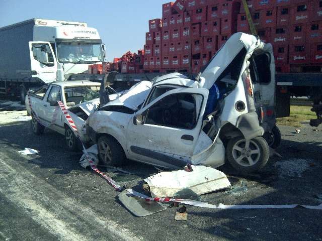 Tres muertos por un accidente en Campana tras choque de varios vehículos Tres muertos por un accidente en Campana tras choque de varios vehículos