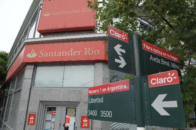 Delincuentes armados con fusil asaltaron un banco de Vicente López Delincuentes armados con fusil asaltaron un banco de Vicente López